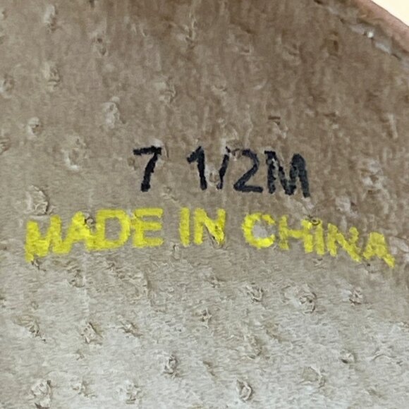 Beverly Feldman Women’s Beige Leather Rhinestone Detail T-Strap Heels Size 7.5M - Picture 6 of 10